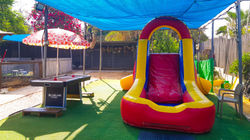 החווה של בני מתקנים מתנפחים יום הולדת