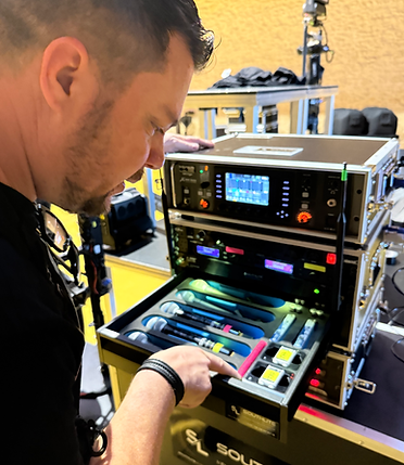 Location sonorisation, lumière, vidéo, borne photo, prestataire technique, dj mariage occitanie.