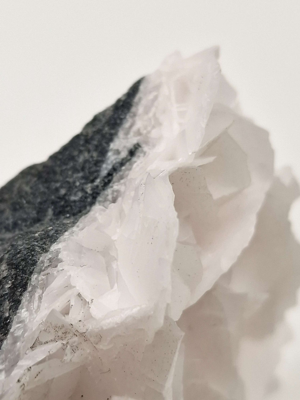 Thumbnail: White Rose Calcite
