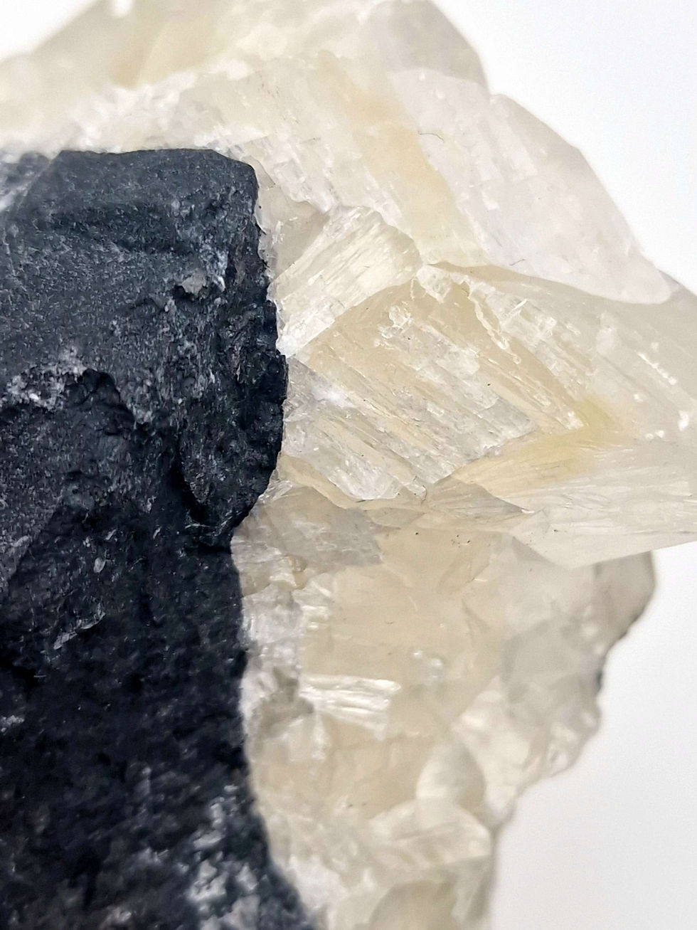 Thumbnail: Raw calcite chunk || 2