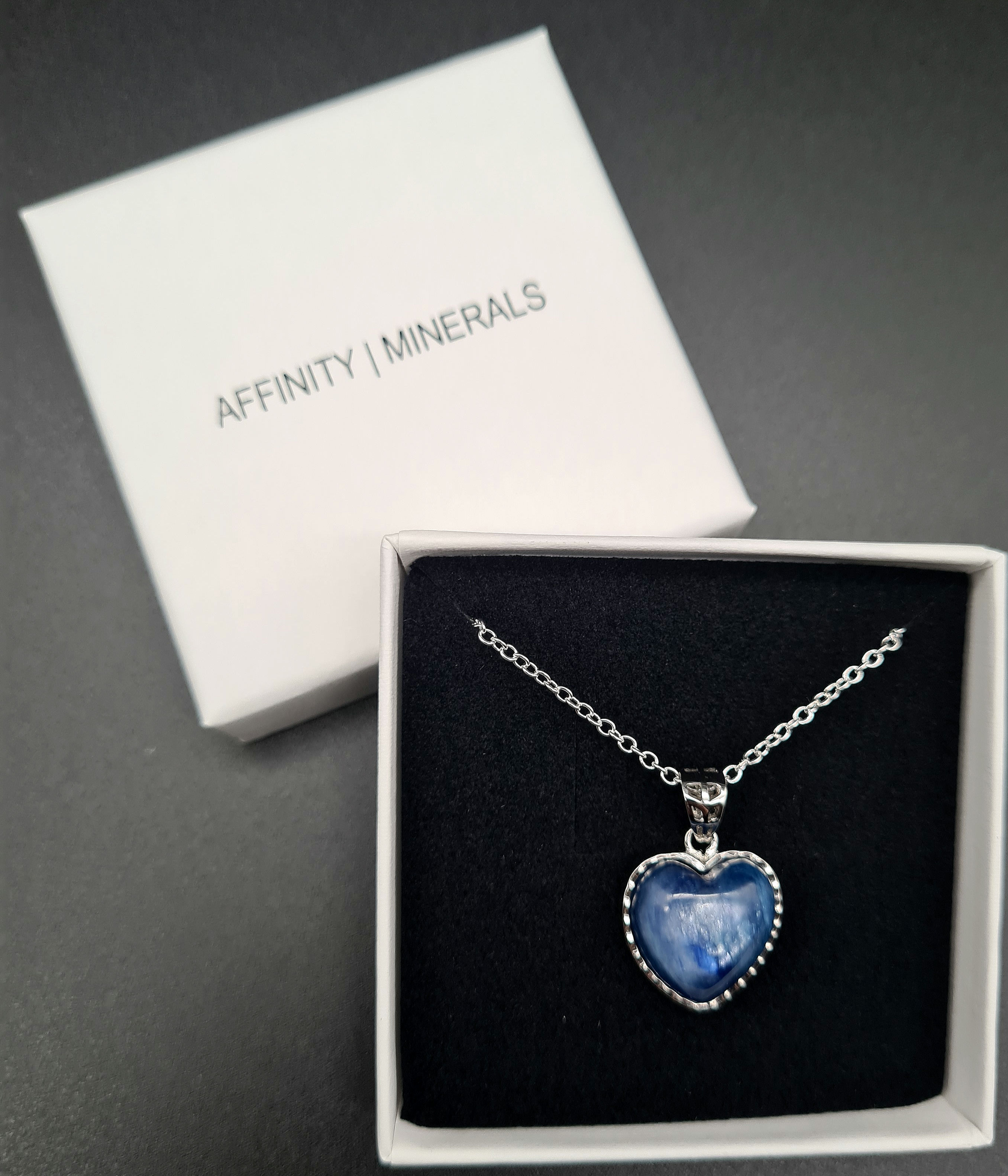 Kyanite pendant || 1