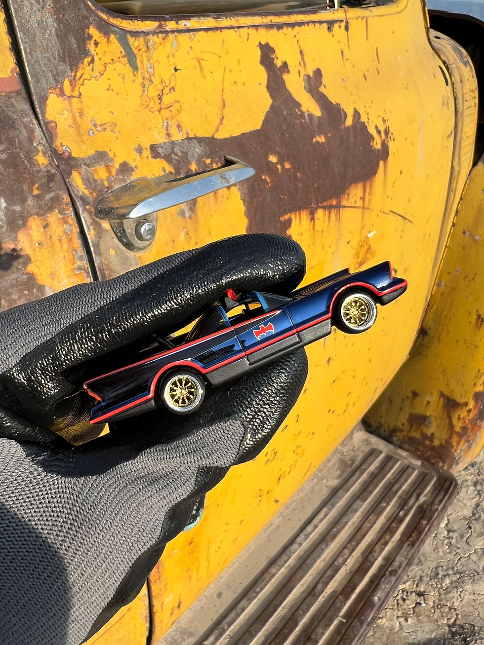 Miniatura: Hot Wheels RLC Exclusive Redline TV Series Batmobile. Wheel Upgrade.  Único