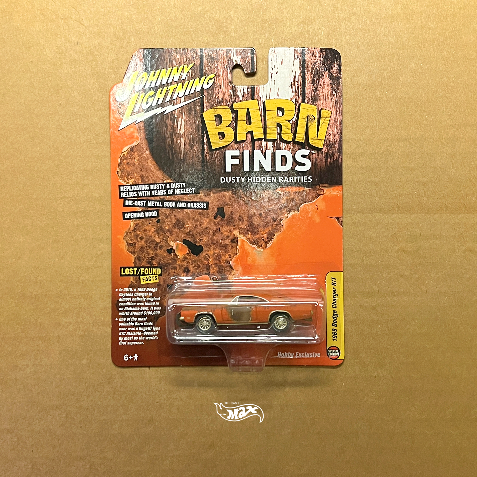 Johnny Lightning Barn Finds 1969 Dodge Charger R/T. Hobby Exclusive