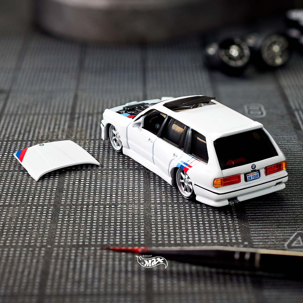 Miniatura: Hot Wheels RLC Exclusive Elite 64 1990 BMW 318i Touring Wagon. Vagoneta. Guayín
