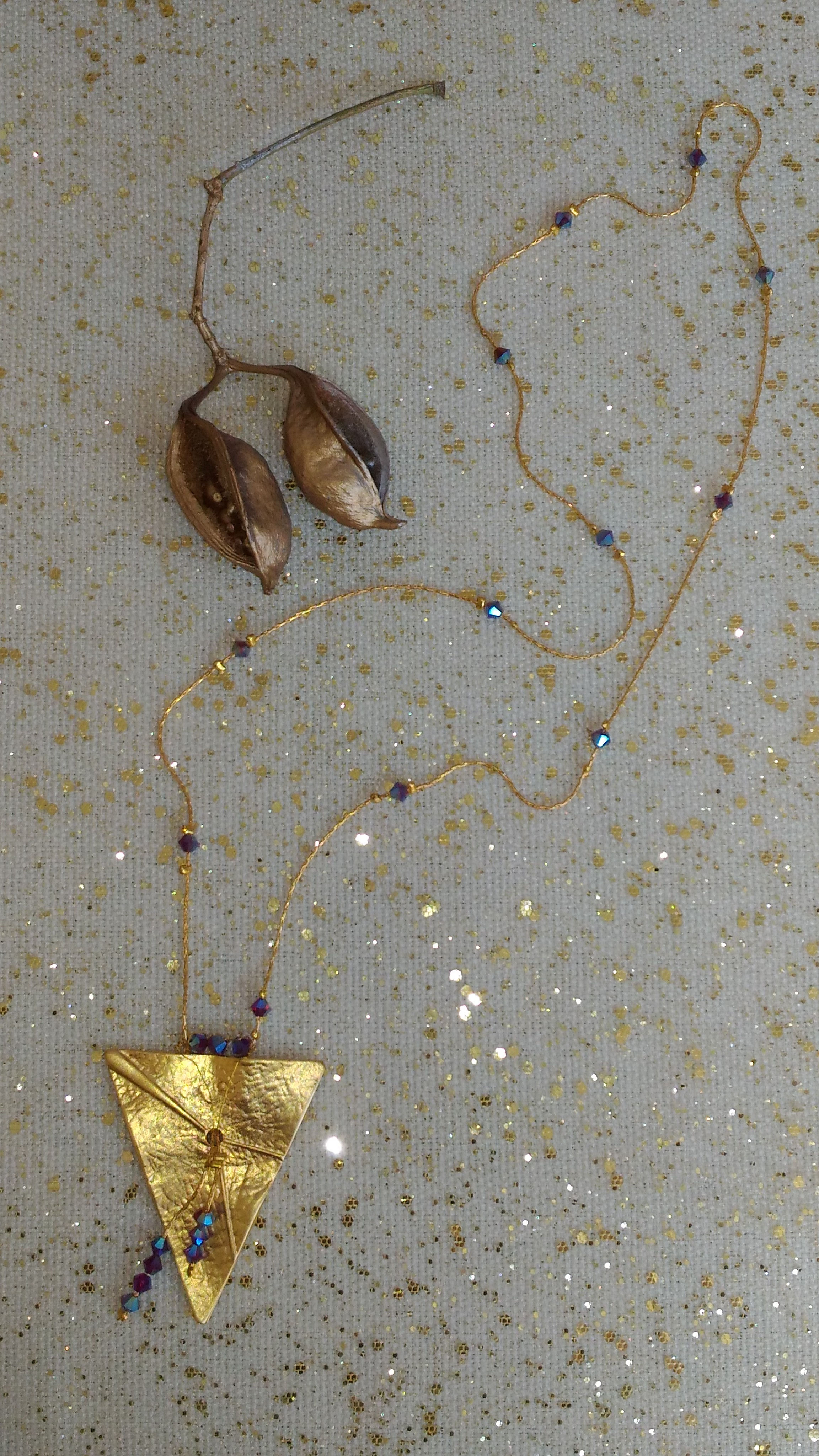 Эффектное колье "Пески Египта" богемское стекло. Аксессуары в золотой гамме.