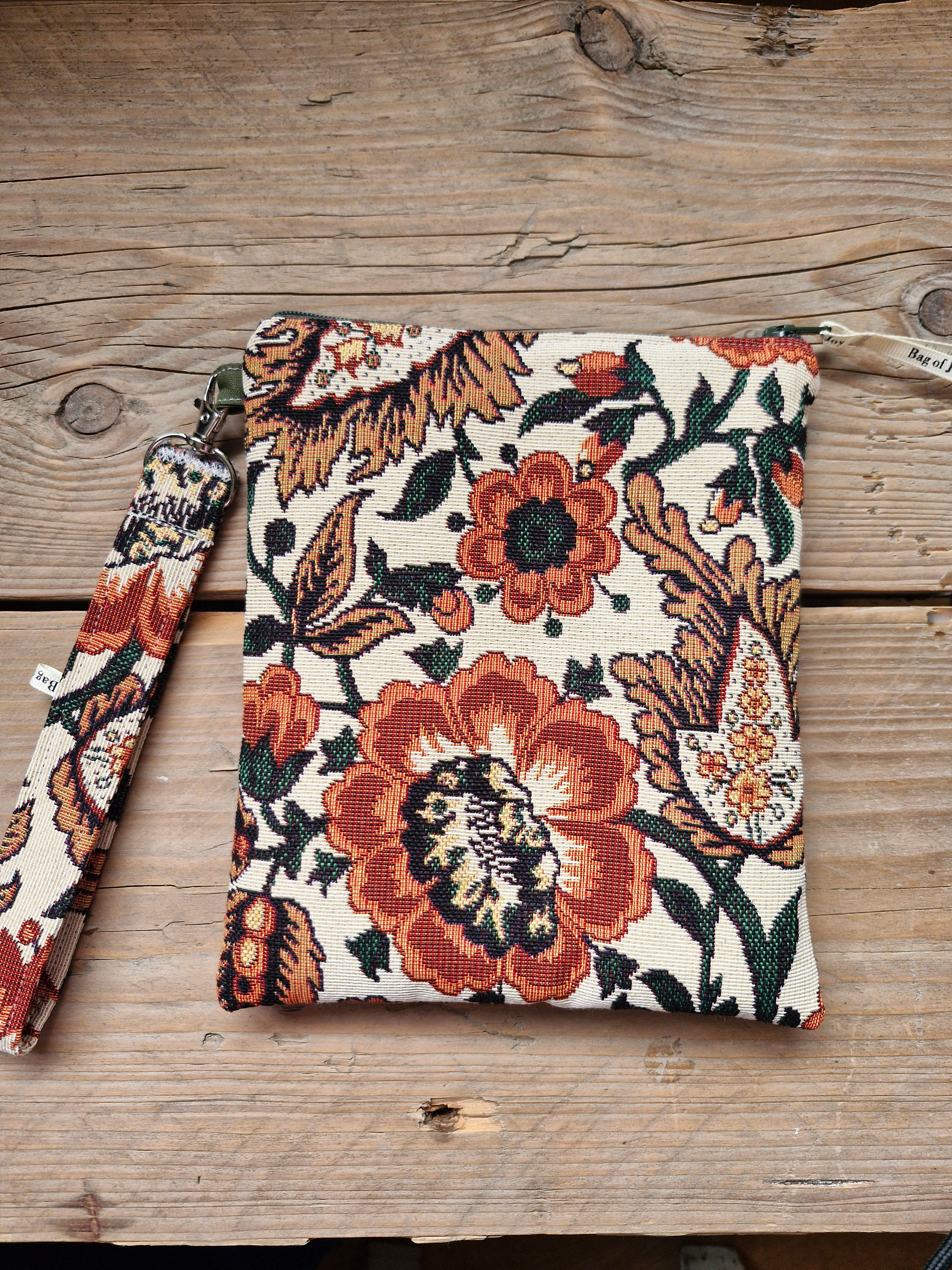 E reader hoes Rosalie