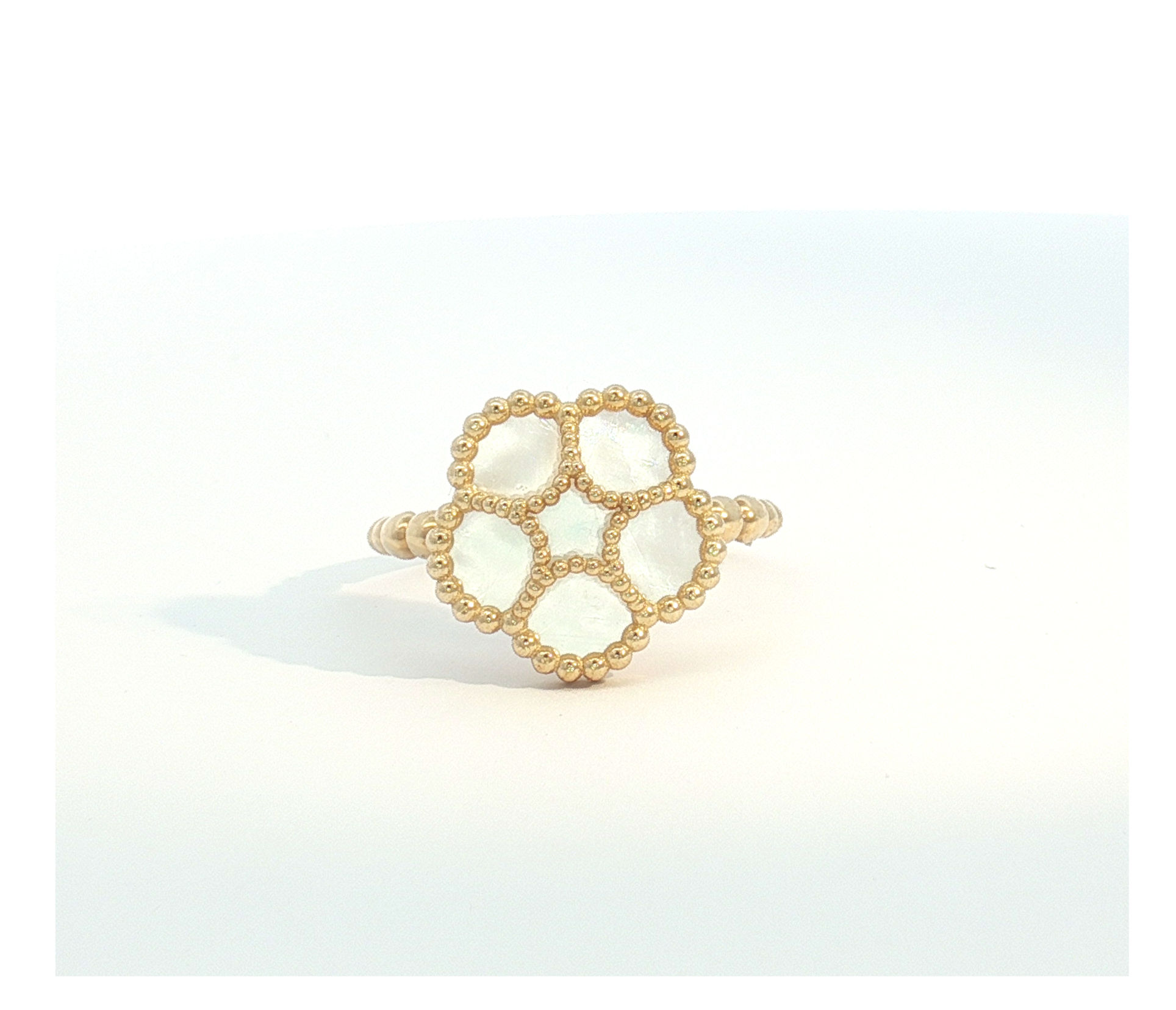 14K Yellow Gold and Mother of Pearl Flower Ring