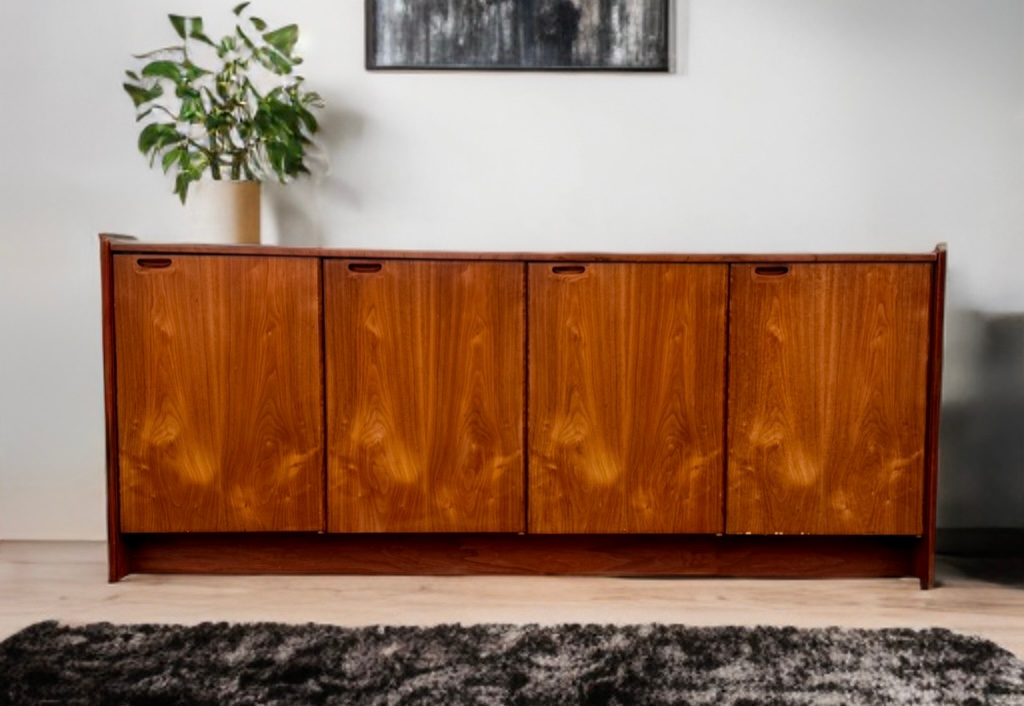 Danish Rosewood Mid Century Modern Moreddi Credenza