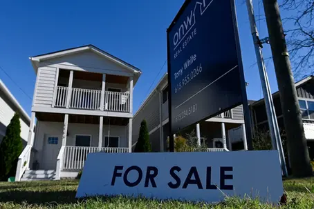 A ‘bumpy’ and ‘volatile’ year for mortgage rates