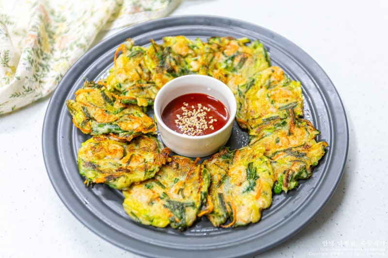 Zucchini, Chive and Shrimp Pancake [호박새우부추전]