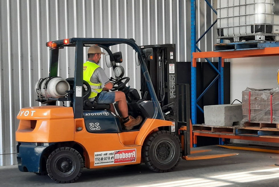 Forklift (LF)