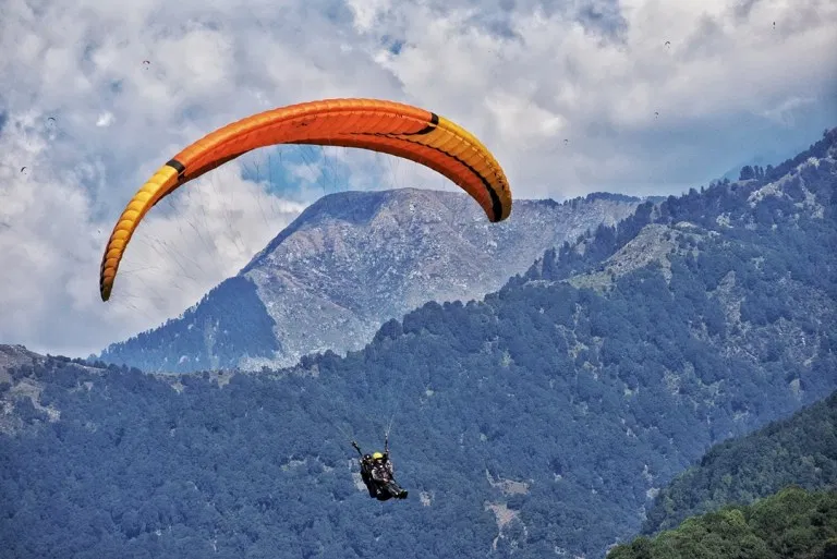 paragliding, Bir, himachal Pradesh