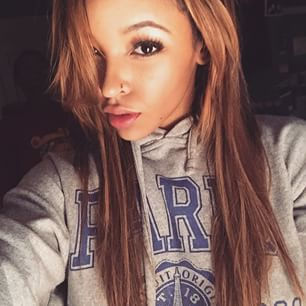 Tinashe selfie