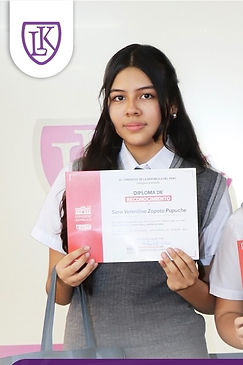 Photo of Sara receiving recognition from the congress