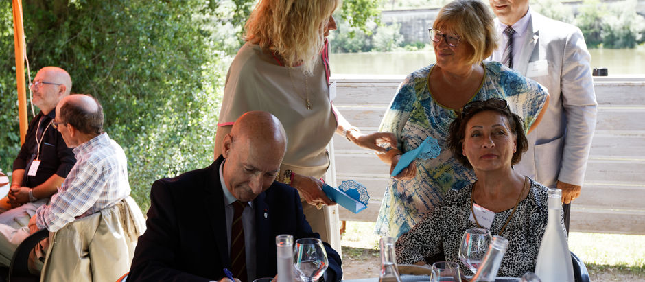 Le Général MARTINEZ, toujours en tournée...