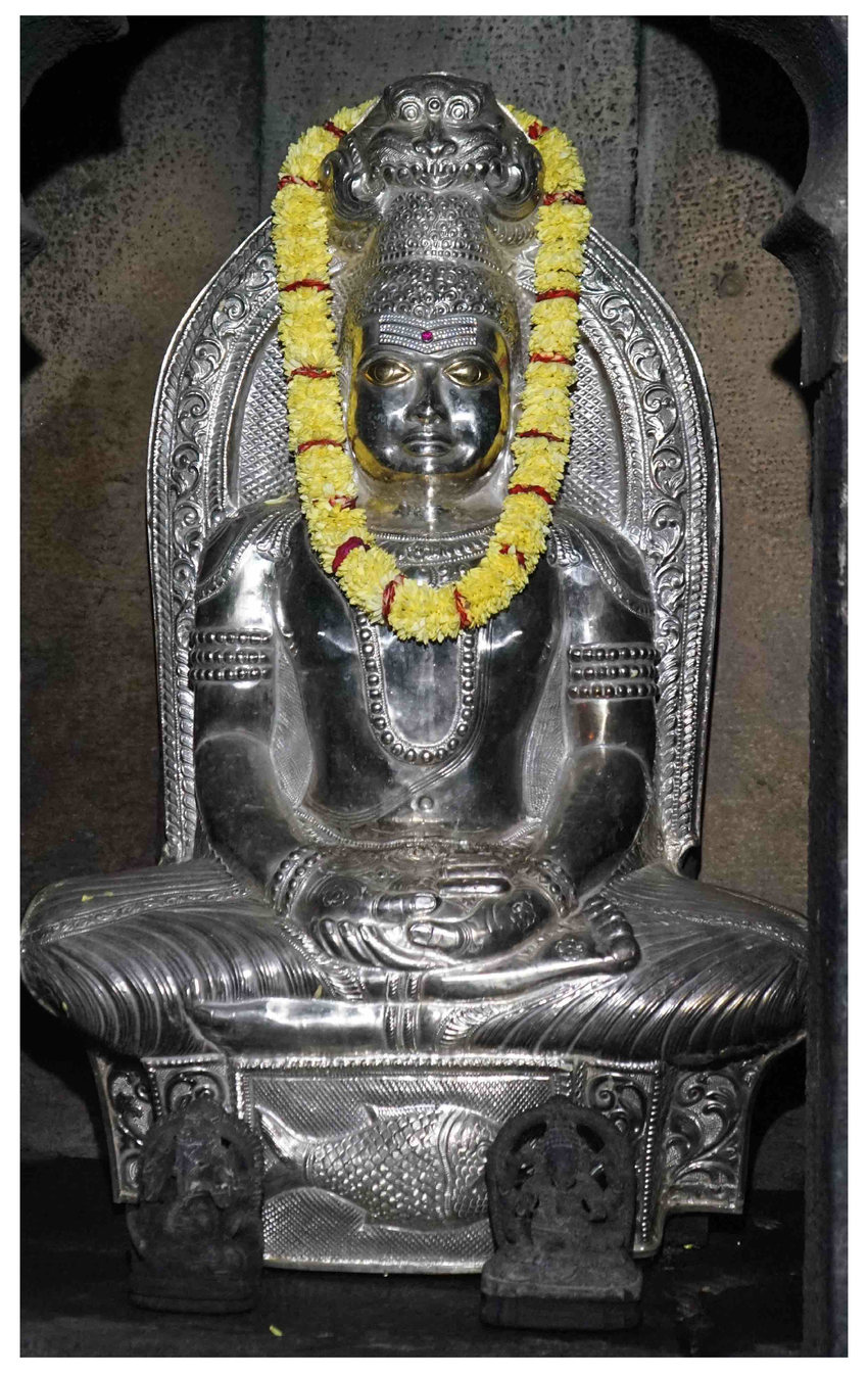 Photo of a statue of Matsyendra in Mañjunātha temple, Kadri from this publication by James Mallison.