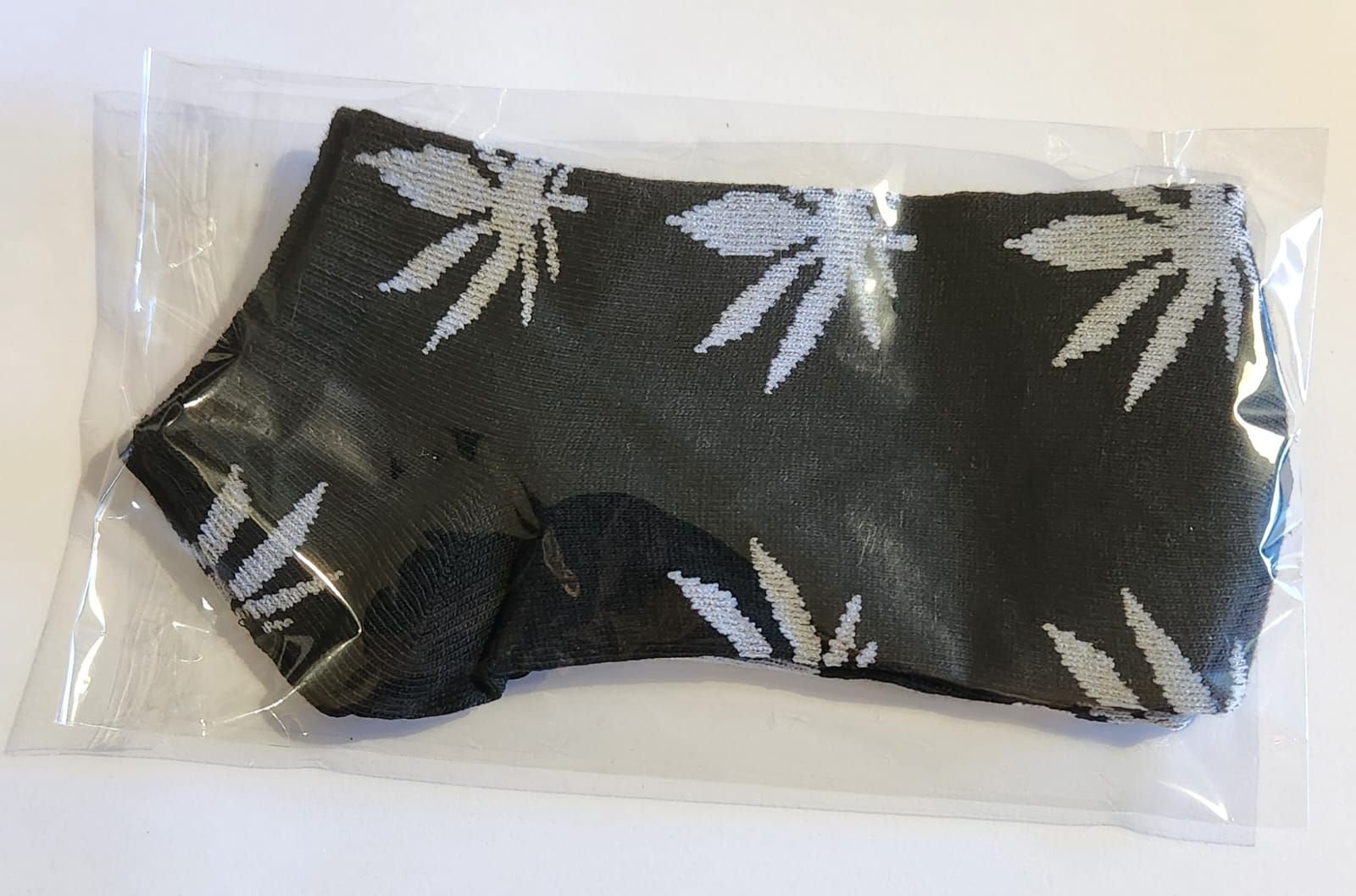 Black with White Leaves