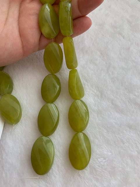 Thumbnail: Olive Jade - 8 inch Strand, 6 pieces per strand