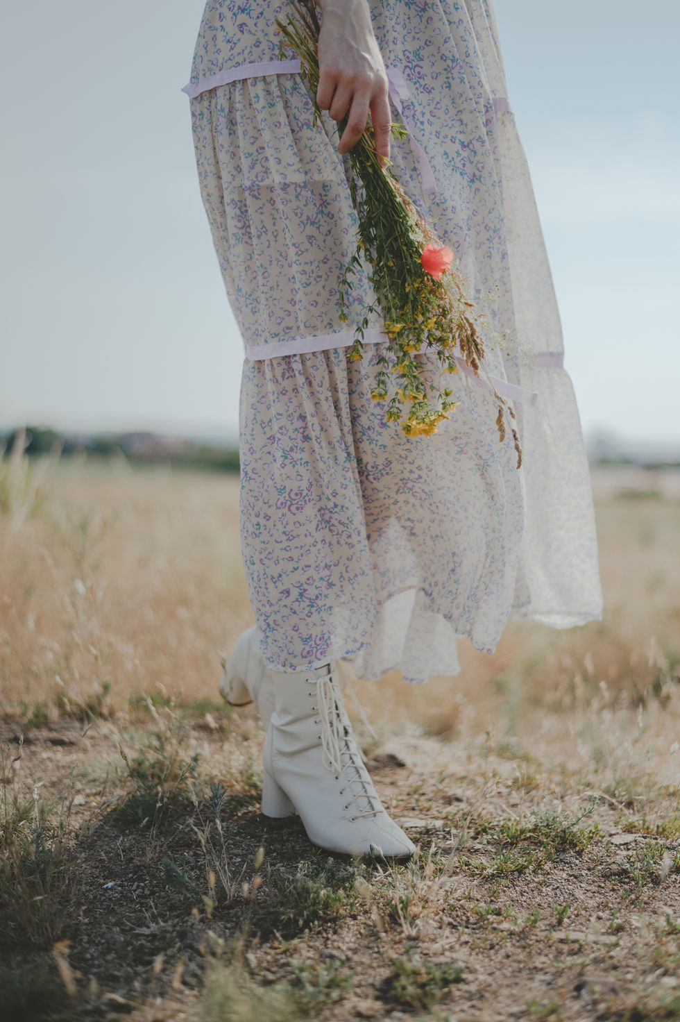 Lifestyle-Portrait einer Frau mit entspanntem Ausdruck – Fotograf Leipzig