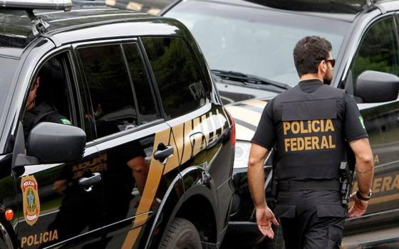 Ex-assessor de Jair Bolsonaro é preso em operação da PF