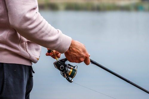 Procon Anápolis divulga pesquisa de preços para pesca e camping