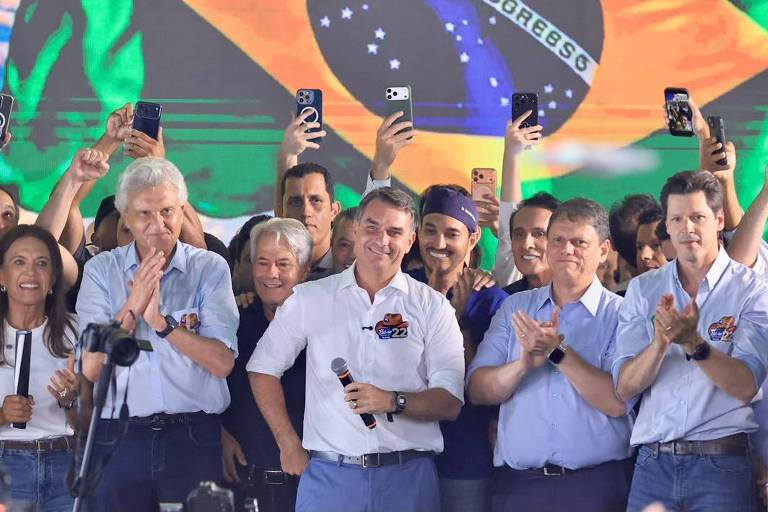 Caiado e Daniel consolidam apoio a Flávio Bolsonaro em ato em Goiânia