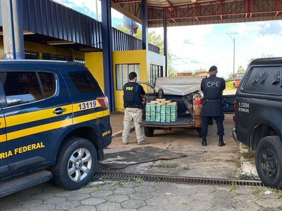 Ação conjunta envolvendo a PRF e a PMGO realiza apreensão milionária de cocaína