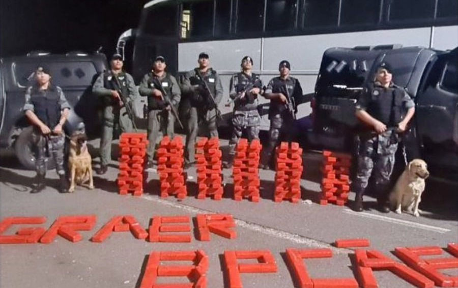 Polícia Militar apreende 200 kg de maconha em ônibus vindo do Paraguai