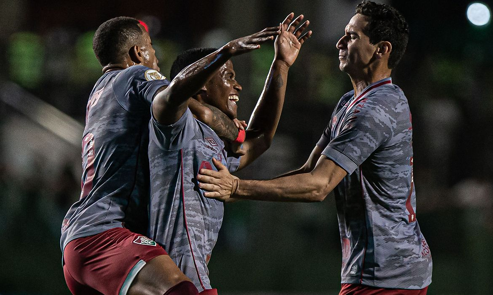 Em jogo de viradas, Fluminense bate Goiás e segue na briga pelo Brasileiro