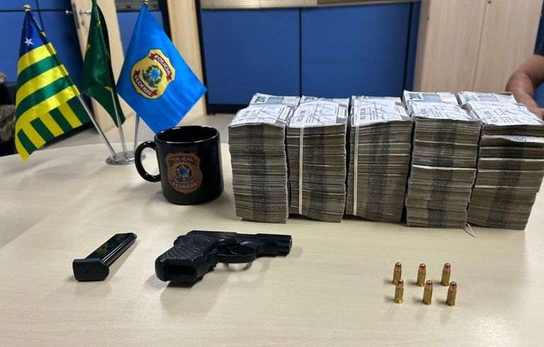 Homem é preso em Goiânia com R$ 1 milhão dentro de mochila