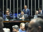 Senado aprova projeto que reduz penas relacionadas aos atos de 8 de janeiro