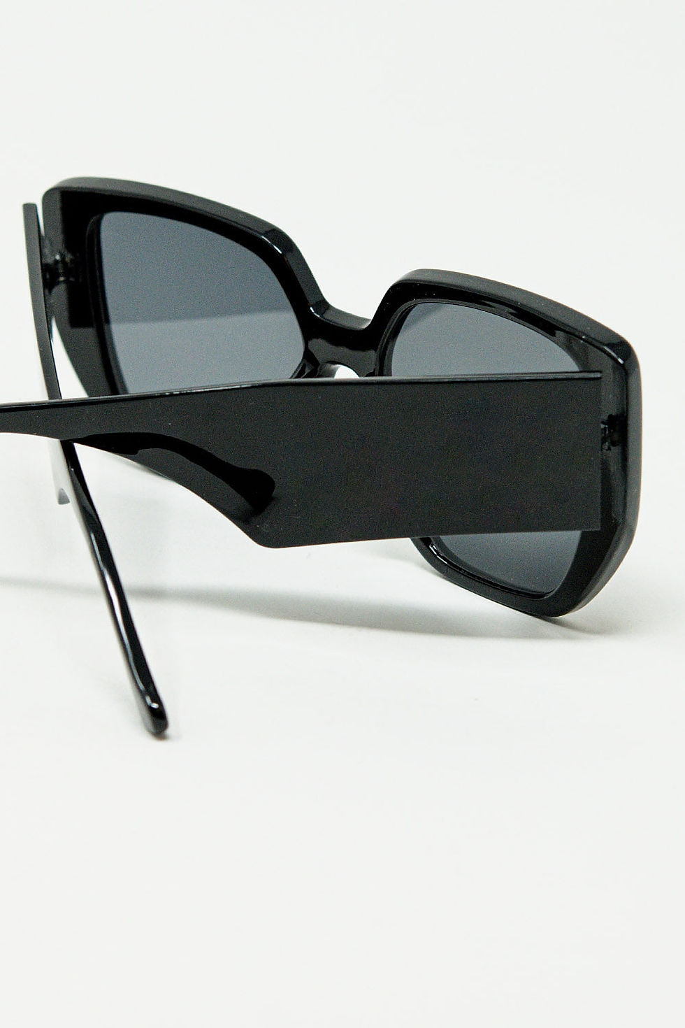 Thumbnail: Black Pin-Up Style Sunglasses With Geometric Design and Cat Eyes