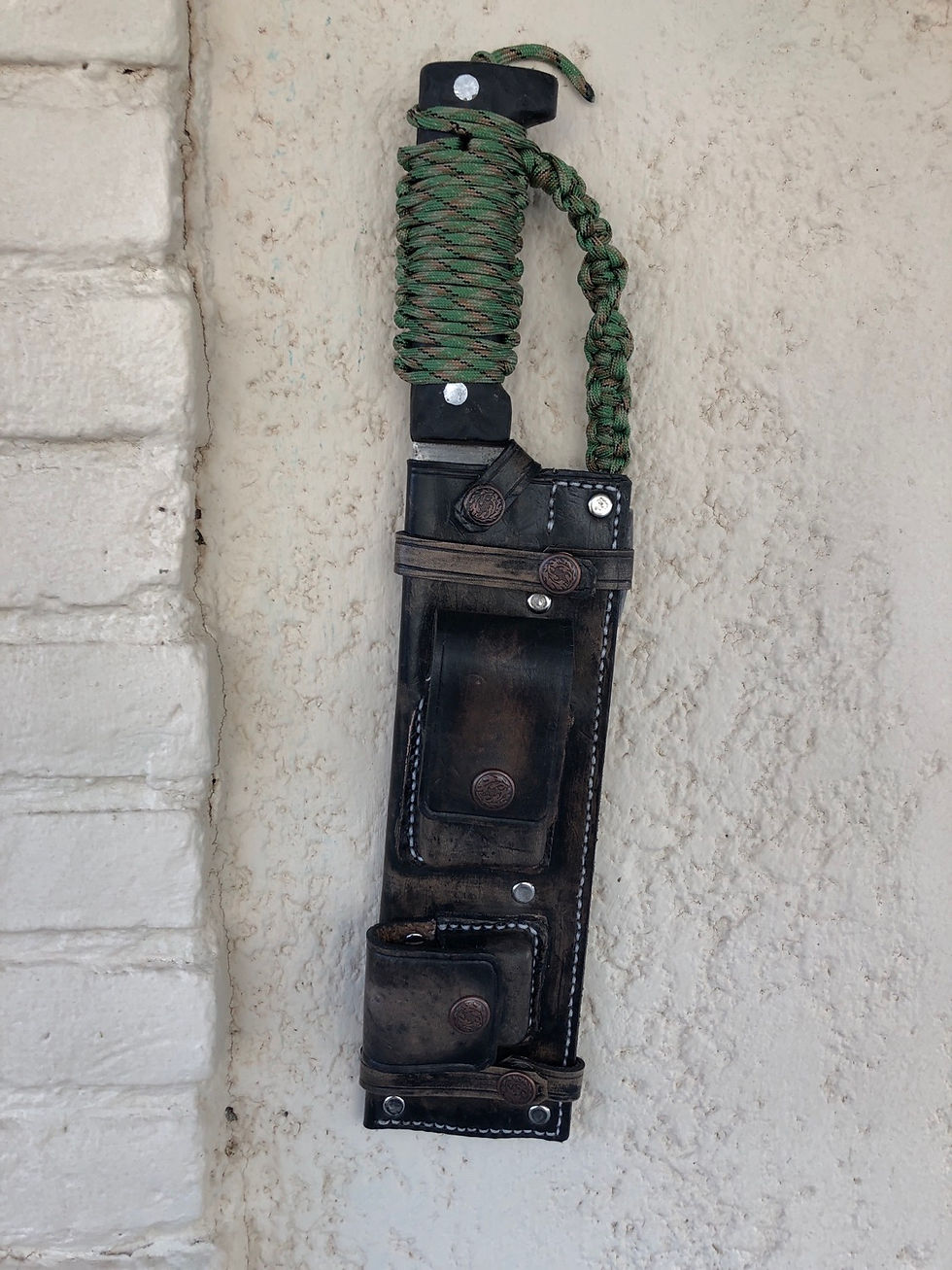 Miniatura: Cuchillo vintage campismo con funda de cuero.