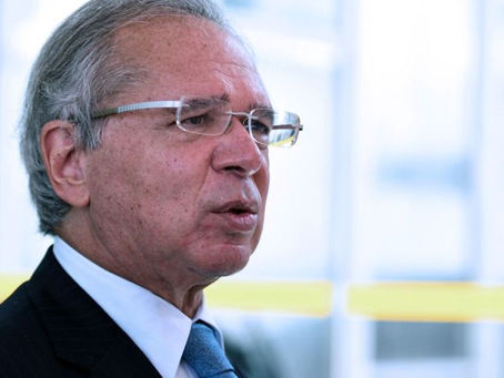 Guedes sugere vender ações da Petrobras para dar dinheiro aos “mais frágeis”