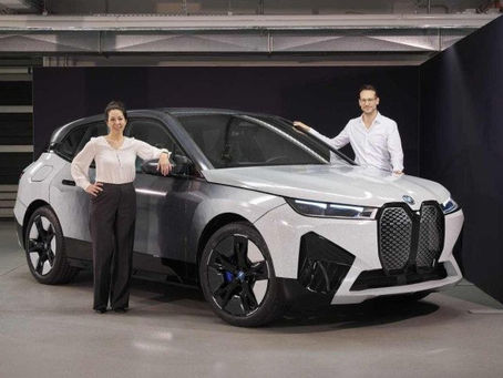 BMW apresenta carro elétrico que muda de cor em segundos