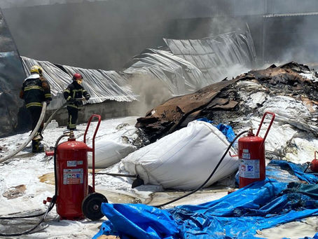 Incêndio em fábrica de isopor iniciou em depósito de 2.500 metros quadrados
