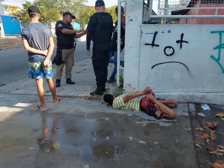 Assaltante é detido e amarrado após roubar mulher em Manaus