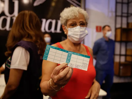 Shoppings de Manaus são pontos de vacinação neste domingo; saiba quais