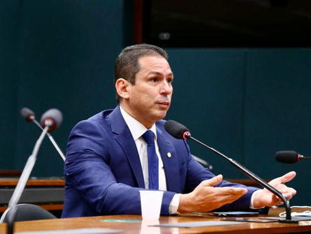 PL aprovado de Marcelo Ramos pune empresas de telecomunicações que prestam mau serviço com proibição