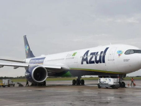 Avião faz pouso de emergência em Vitória após homem morrer em voo