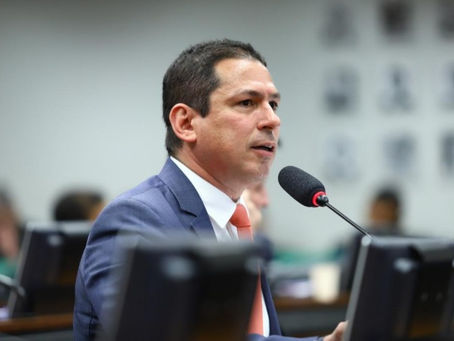 “Prolonga nossa agonia”, diz Marcelo Ramos sobre decreto que ameaça empregos no AM