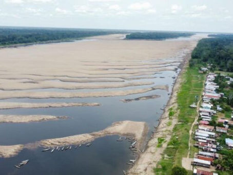 Rio some com a seca em Tefé e deixa mais de três mil famílias isoladas