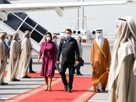 Vídeo: Presidente Bolsonaro visita feira aeroespacial em Dubai