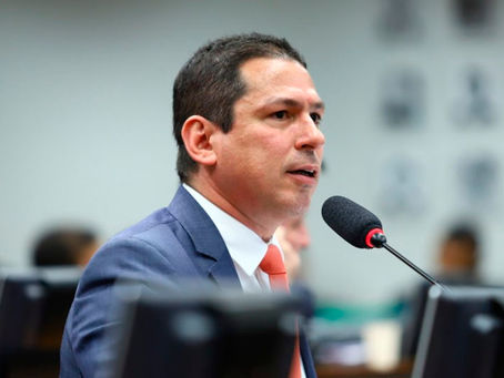 Golpistas usam nome de Marcelo Ramos para clonar telefones em Manaus