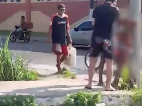 Mulher é esfaqueada em esquina de motel em Manaus; vídeo