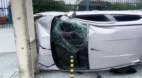 A caminho da execução de rival, criminoso bate carros e fica ferido em Manaus