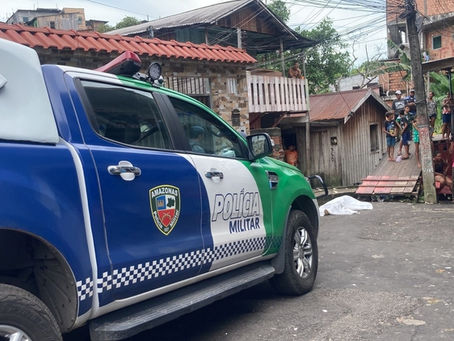 Jovem de 23 anos é executado por homens em carro na Compensa