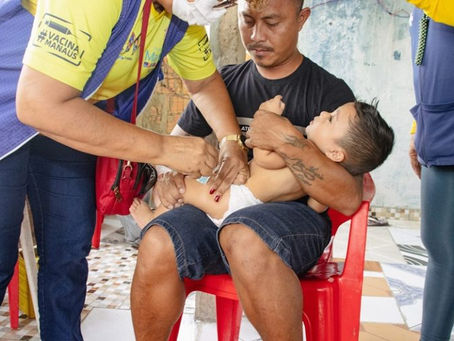 Crianças menores de 3 anos começam a ser vacinadas contra a Covid-19 nesta sexta (18)