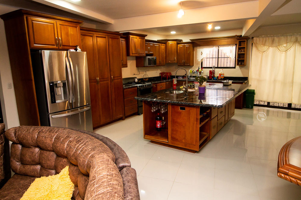 Proyecto: Mueble Cocina y Comedor para Cliente en Desamparados