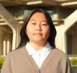 Chelzee Nicole Yu Headshot.jpg